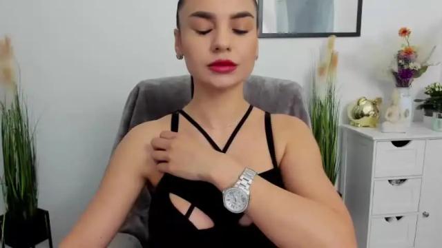 Image 2 of goddessmiaa Stream on Chaturbate on 14 months ago