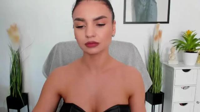 Image 6 of goddessmiaa Stream on Chaturbate on 13 months ago