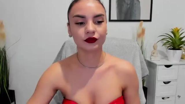 Image 4 of goddessmiaa Stream on Chaturbate on 13 months ago