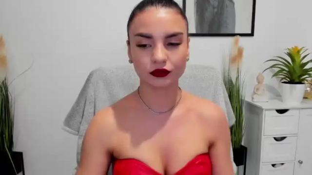 Image 6 of goddessmiaa Stream on Chaturbate on 13 months ago