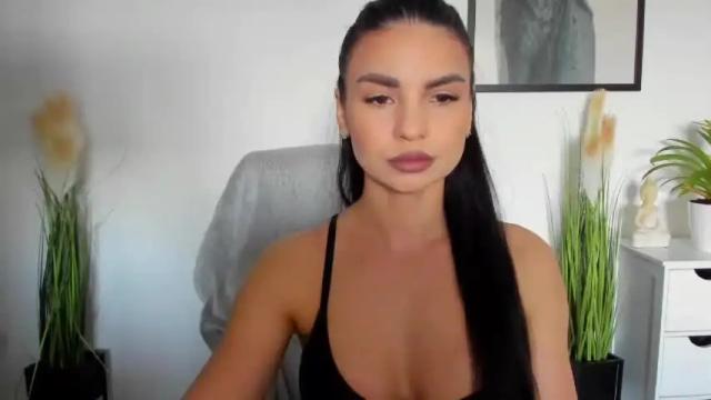 Image 4 of goddessmiaa Stream on Chaturbate on 13 months ago