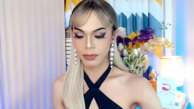 Image 11 of goddessmichaella Stream on Chaturbate on 13 months ago