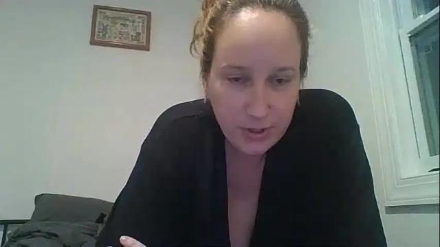 Image 4 of goddessmilfcrysyal Stream on Chaturbate on 19 months ago