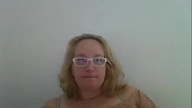 Image 11 of goddessmilfcrysyal Stream on Chaturbate on 17 months ago