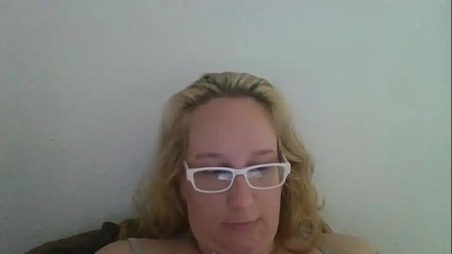 Image 3 of goddessmilfcrysyal Stream on Chaturbate on 17 months ago