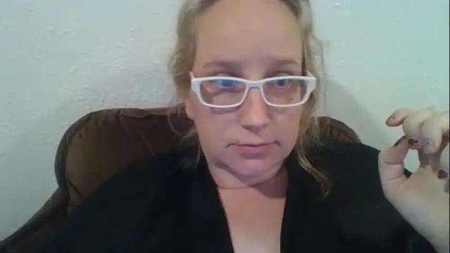 Image 7 of goddessmilfcrysyal Stream on Chaturbate on 19 months ago
