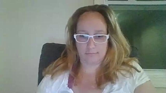 Image 7 of goddessmilfcrysyal Stream on Chaturbate on 13 months ago