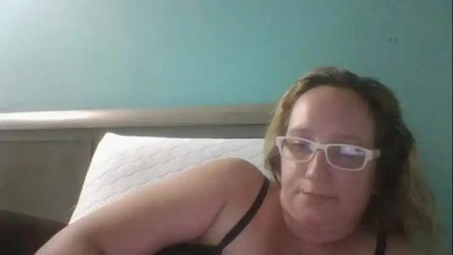 Image 7 of goddessmilfcrysyal Stream on Chaturbate on 2 months ago