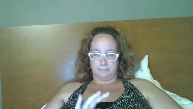 Image 2 of goddessmilfcrysyal Stream on Chaturbate on 7 days ago