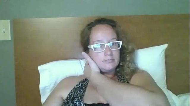 Thumbnail 1, goddessmilfcrysyal's Stream at Chaturbate, 6 hours ago