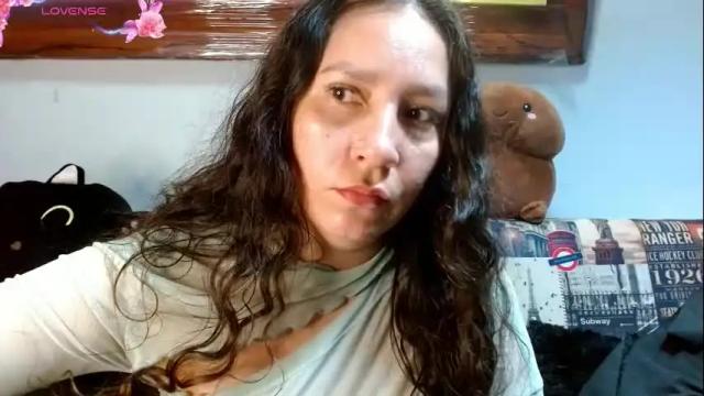 Image 4 of goddessnahi Stream on Chaturbate on 1 month ago