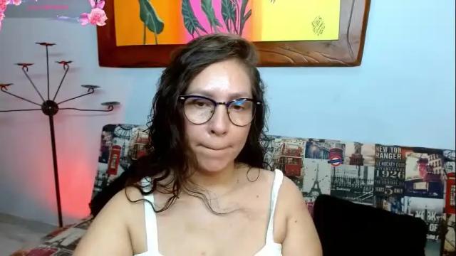 Image 4 of goddessnahi Stream on Chaturbate on 1 month ago