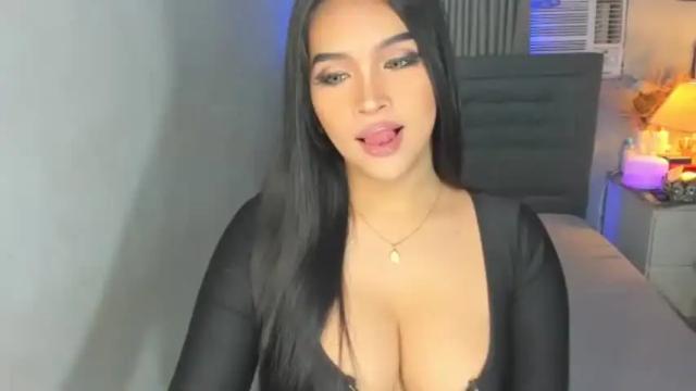 Image 2 of goddesspinaytrans Stream on Chaturbate on 18 months ago