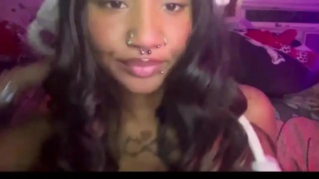 Image 7 of goddessrosary Stream on Chaturbate on 22 months ago
