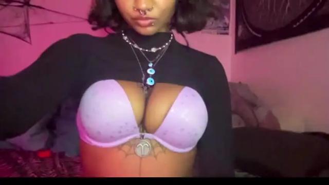 Image 8 of goddessrosary Stream on Chaturbate on 19 months ago