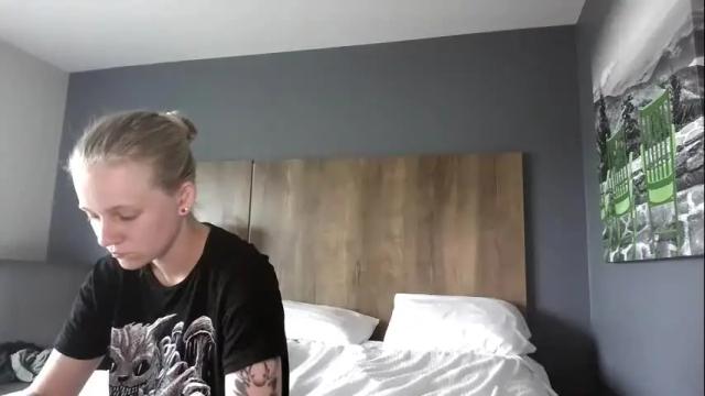 Image 2 of goddessshadowraven Stream on Chaturbate on 2 months ago