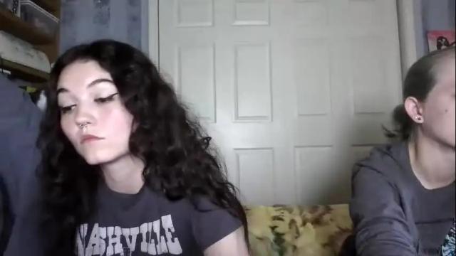 Image 3 of goddessshadowraven Stream on Chaturbate on 4 months ago