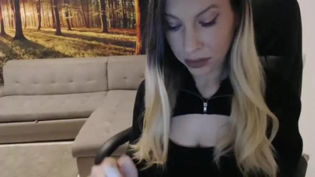 Image 2 of goddesssim Stream on Chaturbate on 21 months ago