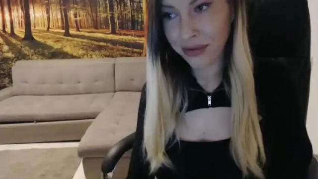 Image 3 of goddesssim Stream on Chaturbate on 21 months ago