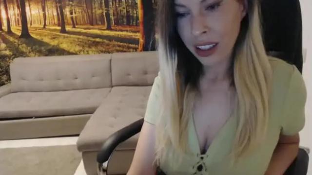 Image 8 of goddesssim Stream on Chaturbate on 21 months ago