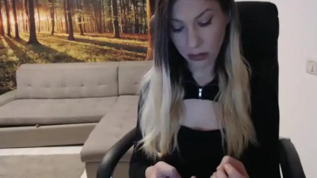 Image 8 of goddesssim Stream on Chaturbate on 21 months ago