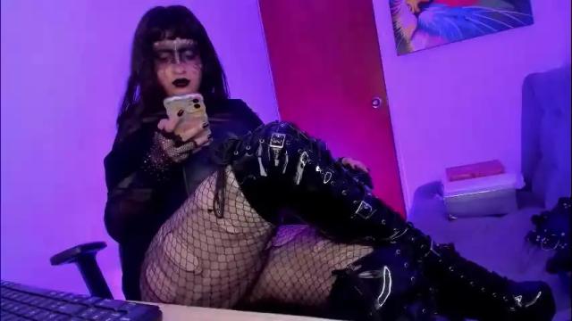 Image 4 of goddessvenom Stream on Chaturbate on 1 day ago