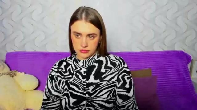 Image 3 of goga_li Stream on Chaturbate on 21 months ago