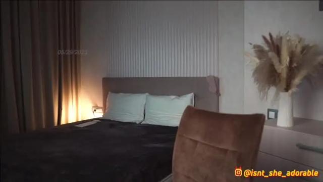Image 8 of gold_blond Stream on Chaturbate on 11 days ago