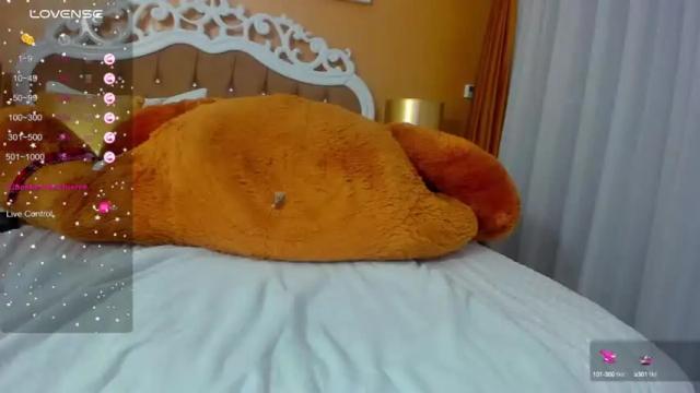 Image 10 of goldcarol1n3baby Stream on Chaturbate on 12 months ago