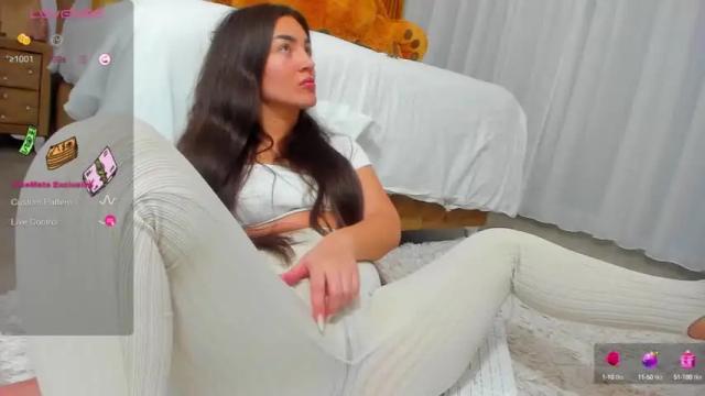 Image 3 of goldcarol1n3baby Stream on Chaturbate on 12 months ago