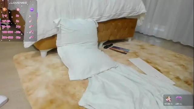Image 11 of goldcarol1n3baby Stream on Chaturbate on 16 days ago