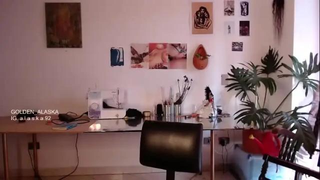 Image 4 of golden_alaska Stream on Chaturbate on 19 days ago