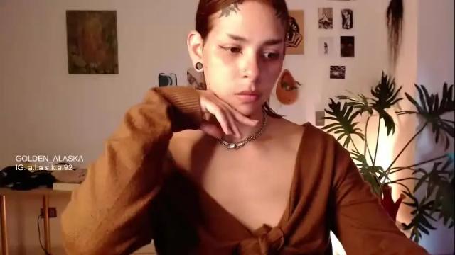 Image 4 of golden_alaska Stream on Chaturbate on 12 days ago