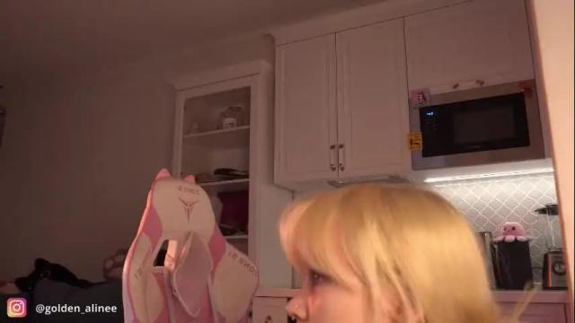 Thumbnail 3, golden_alinee's Stream at Chaturbate, 1 month ago