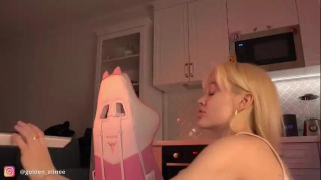 Thumbnail 3, golden_alinee's Stream at Chaturbate, 1 month ago