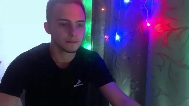 Image 12 of golden_boyyy21 Stream on Chaturbate on 16 months ago