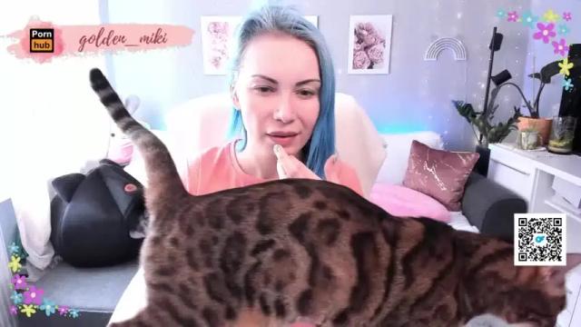 Image 4 of golden_miki Stream on Chaturbate on 13 months ago