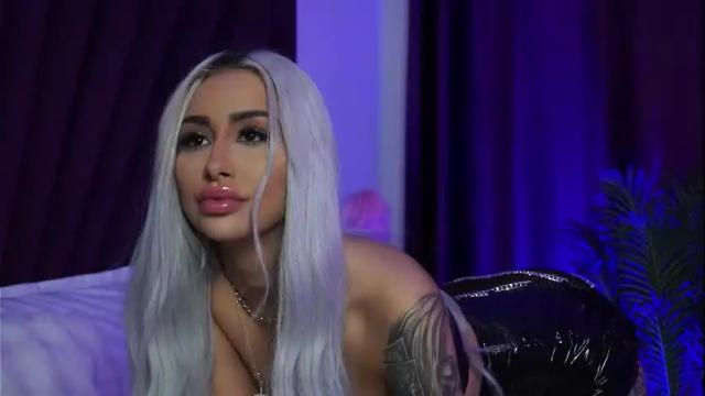 Image 7 of goldenamberx Stream on Chaturbate on 29 days ago