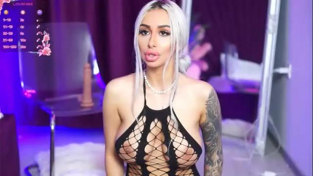 Image 11 of goldenamberx Stream on Chaturbate on 27 days ago