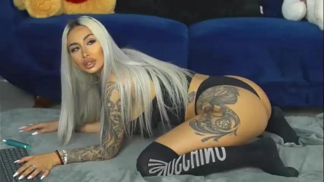 Image 4 of goldenamberx Stream on Chaturbate on 8 days ago