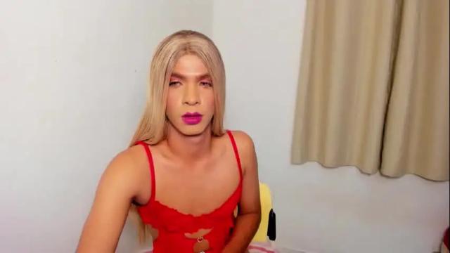 Image 2 of goldenbigcockts Stream on Chaturbate on 1 month ago