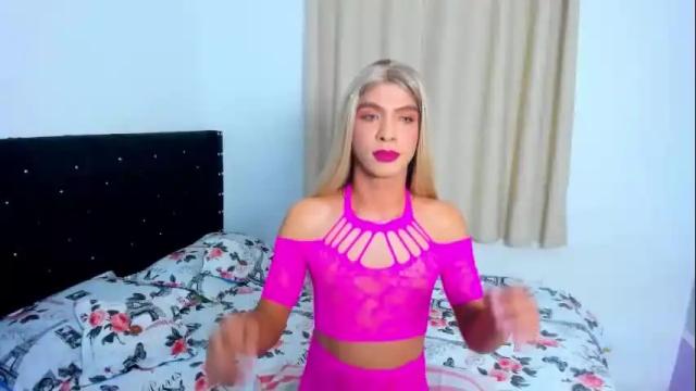 Image 3 of goldenbigcockts Stream on Chaturbate on 13 days ago