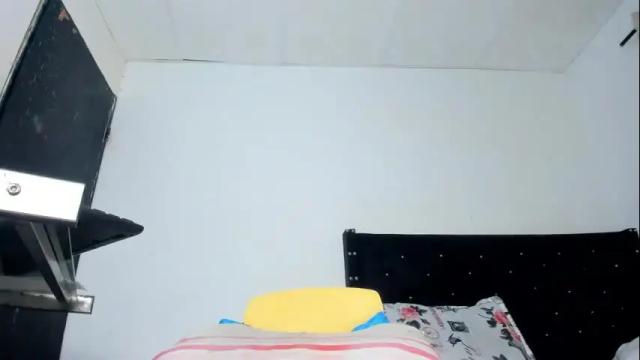 Image 10 of goldenbigcockts Stream on Chaturbate on 2 months ago
