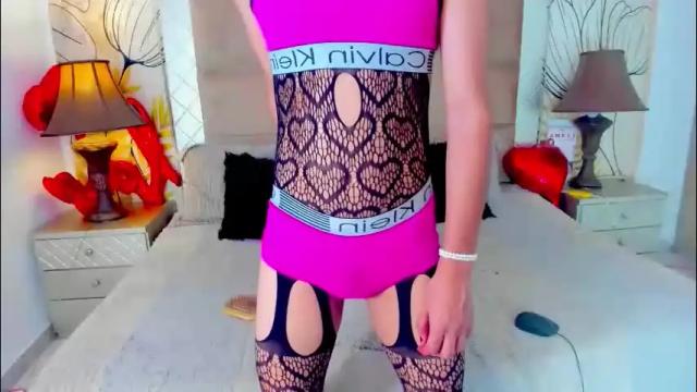 Image 7 of goldenbigcockts Stream on Chaturbate on 29 days ago