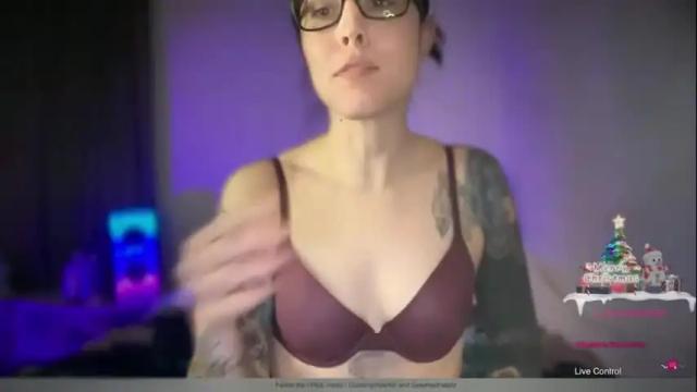 Thumbnail 3, goldengirlcartierxo's Stream at Chaturbate, 15 months ago