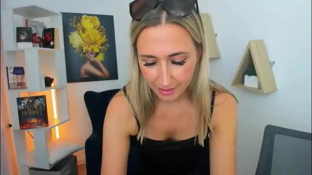 Thumbnail 3, goldenlighte's Stream at Chaturbate, 2 months ago