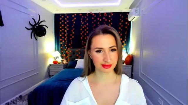 Image 11 of goldenlighte Stream on Chaturbate on 15 days ago