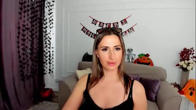 Image 2 of goldenlighte Stream on Chaturbate on 10 days ago