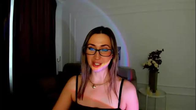 Image 8 of goldenlighte Stream on Chaturbate on 1 month ago