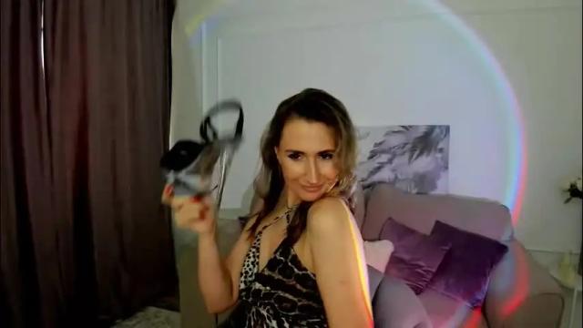 Image 12 of goldenlighte Stream on Chaturbate on 1 month ago